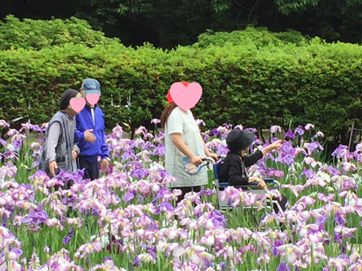 写真：カラオケ大会・菖蒲園